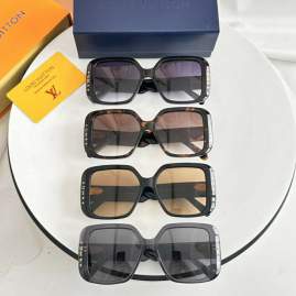 Picture of Louis Vuitton Sunglasses _SKUfw77817981fw